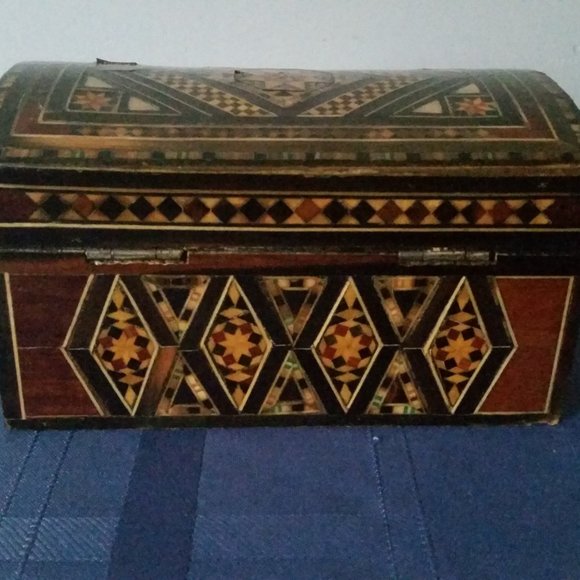 Vintage Wooden Inlaid Box, Jewelry Box, Trinket Box Lined Red - Picture 9 of 10